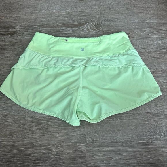 Lululemon Green shorts size 6 - Picture 4 of 4